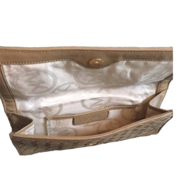 Michael Kors Tan Basketweave Snap Closure Genuine Leather Hand Underarm Clutch - Picture 4 of 4